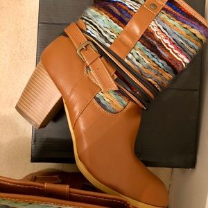 Multicolor thread “Coachella” Boots